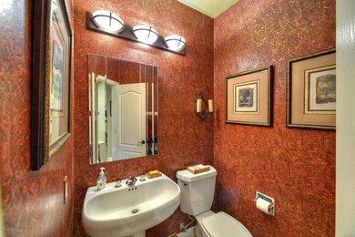 005_Powder Room