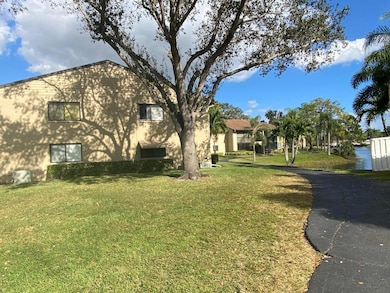 536 Shady Pine Way unit C2, Greenacres, FL 33415 - photo 6