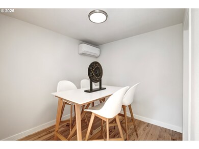 8885 SW White Pine Ln, Portland, OR 97225 - photo 6