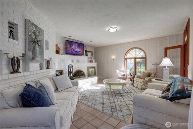 Elegant Living Room.