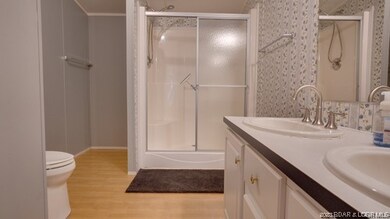 Main bedroom bathroom
