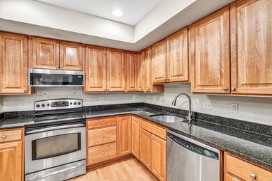 15 Summer St unit 104, Franklin, MA 02038 - photo 2