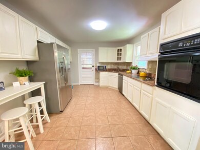 13109 Flint Rock Dr, Beltsville, MD 20705 - photo 5