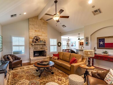 206 Riley Ln, Fredericksburg, TX 78624 - photo 2