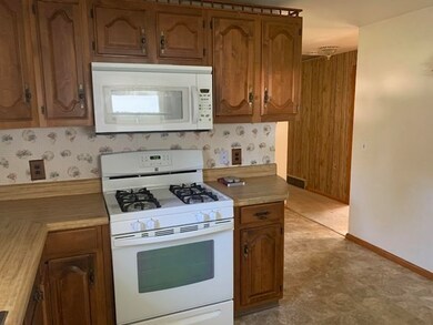 9 Helm St, South Hadley, MA 01075 - photo 2