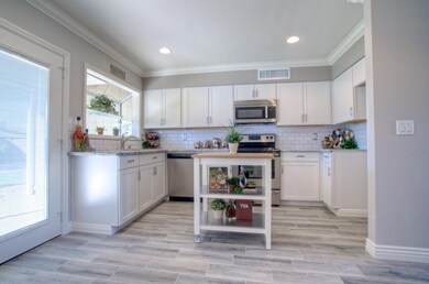 5- KITCHEN