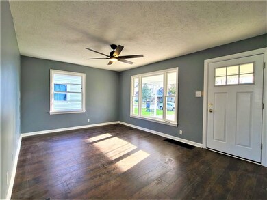 321 N 15th Ave, Beech Grove, IN 46107 - photo 3