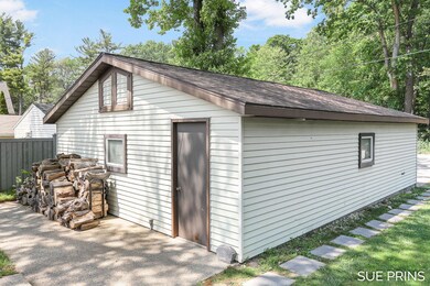 4-web-or-mls-978-e-88th-st