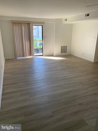 202 Buckingham Ln unit 203, Stafford, VA 22556 - photo 2