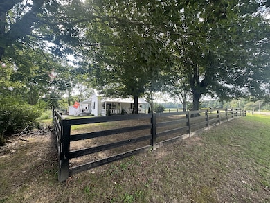 381 Busby Rd, Loretto, TN 38469 - photo 5