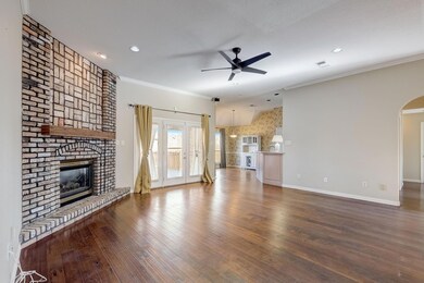 1925 Maplewood Dr, Weatherford, TX 76087 - photo 6