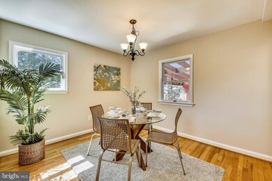 10602 Lexington Ct, Kensington, MD 20895 - photo 5