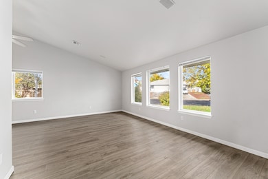 468 Merlee Cir, Eagle Point, OR 97524 - photo 4