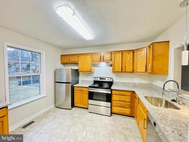 311 Stafford Mews Ln, Stafford, VA 22556 - photo 4