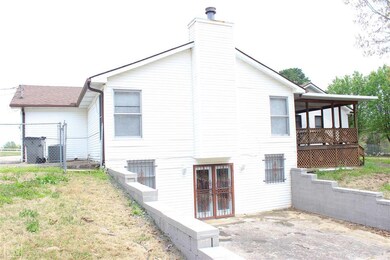 2206 Windwood Cir, Paragould, AR 72450 - photo 2