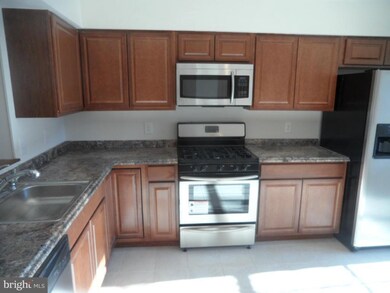 7841 Blue Gray Cir, Manassas, VA 20109 - photo 2