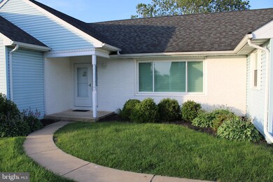 455 Glen Mar Ave, New Holland, PA 17557 - photo 2