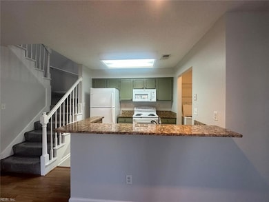 1309 Quail Creek Hollow unit B, Chesapeake, VA 23320 - photo 5