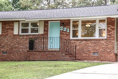 221 Regalwood Dr, Jacksonville, NC 28546 - photo 2