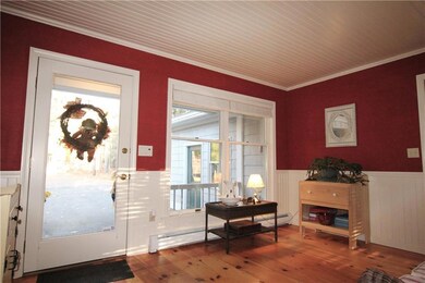 Bright Sunfilled Entry from Outside...