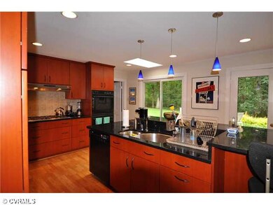 Kitchen - Kitchen adjoins Great Room - wonderful f