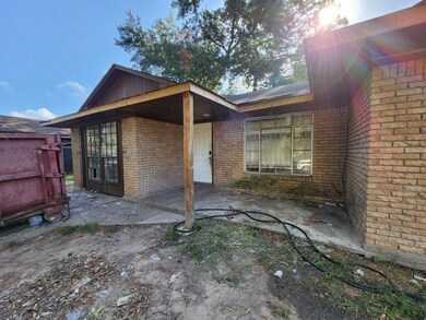 10106 Bretton Dr, Houston, TX 77016 - photo 6