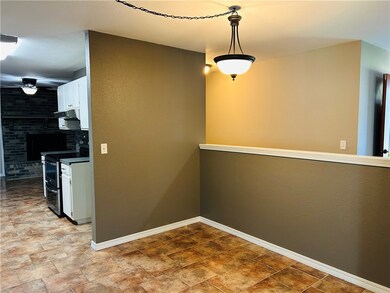 606 NW J St, Bentonville, AR 72712 - photo 7