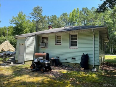 8000 George W Watkins Rd unit B, Quinton, VA 23141 - photo 4