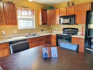 3069 Lodgepole Dr, Whiteland, IN 46184 - photo 4