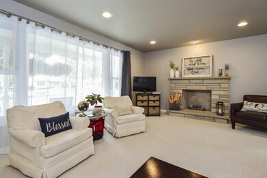 003-photo-living-room-7174228