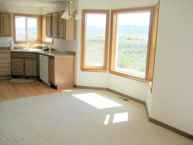 Dining Area w/Views