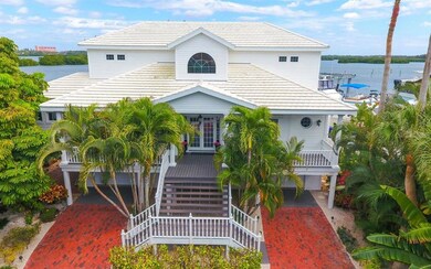 1281 Tree Bay Ln, Sarasota, FL 34242 - photo 7