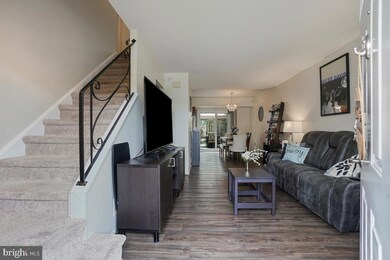 7705 Hyacinth Ct, Laurel, MD 20707 - photo 2