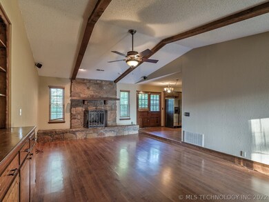 2608 S Sycamore Ave, Broken Arrow, OK 74012 - photo 6