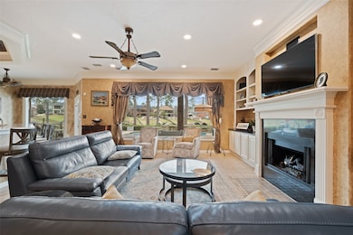 ELEGANT FAMILY ROOM, GAS FIREPLACE AND VIEWS TO TH