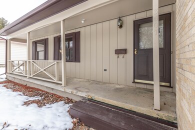 3607 Glasgow Dr, Lansing, MI 48911 - photo 3