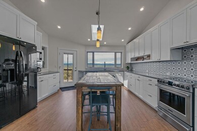 2440 NW Williams Loop, Redmond, OR 97756 - photo 4