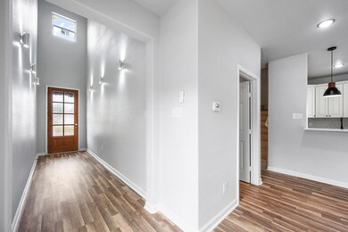 400 Royal St, Cleburne, TX 76031 - photo 2