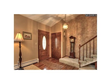 SPACIOUS FOYER ENTRANCE