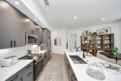 15635 Memorial Dr unit 140, Houston, TX 77079 - photo 5