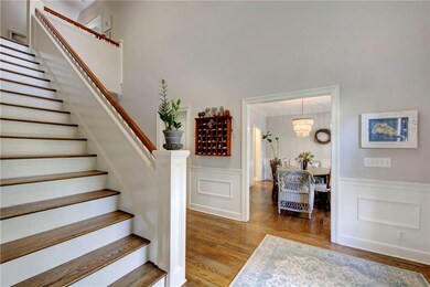 Looking from foyer into dining room. Note the nice