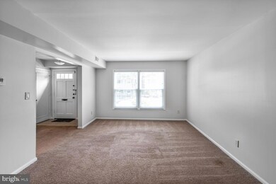 8323 Kingsgate Rd unit 520, Springfield, VA 22152 - photo 5