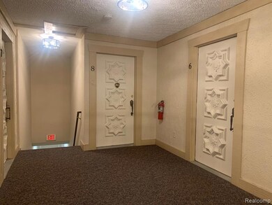 42160 Woodward Ave unit 8, Bloomfield Hills, MI 48304 - photo 3