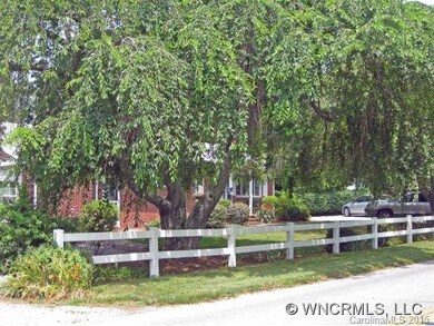 431 Pace Rd, Hendersonville, NC 28792 - photo 2