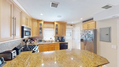 121 Tudor St unit 121, Boston, MA 02127 - photo 5