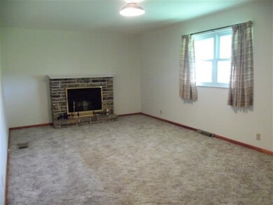 707 Kennedy Dr, Fort Branch, IN 47648 - photo 3