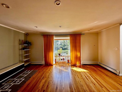 26 Canterbury Rd, Woodbury, NY 11797 - photo 3