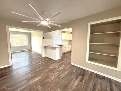 1696 E 236th St, Euclid, OH 44117 - photo 5