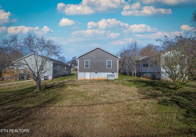 520 Midlake Dr, Knoxville, TN 37918 - photo 6