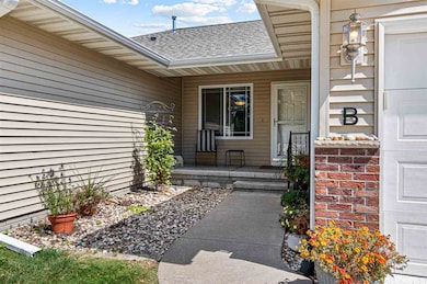 3421 Banar Dr SW unit B, Cedar Rapids, IA 52404 - photo 3